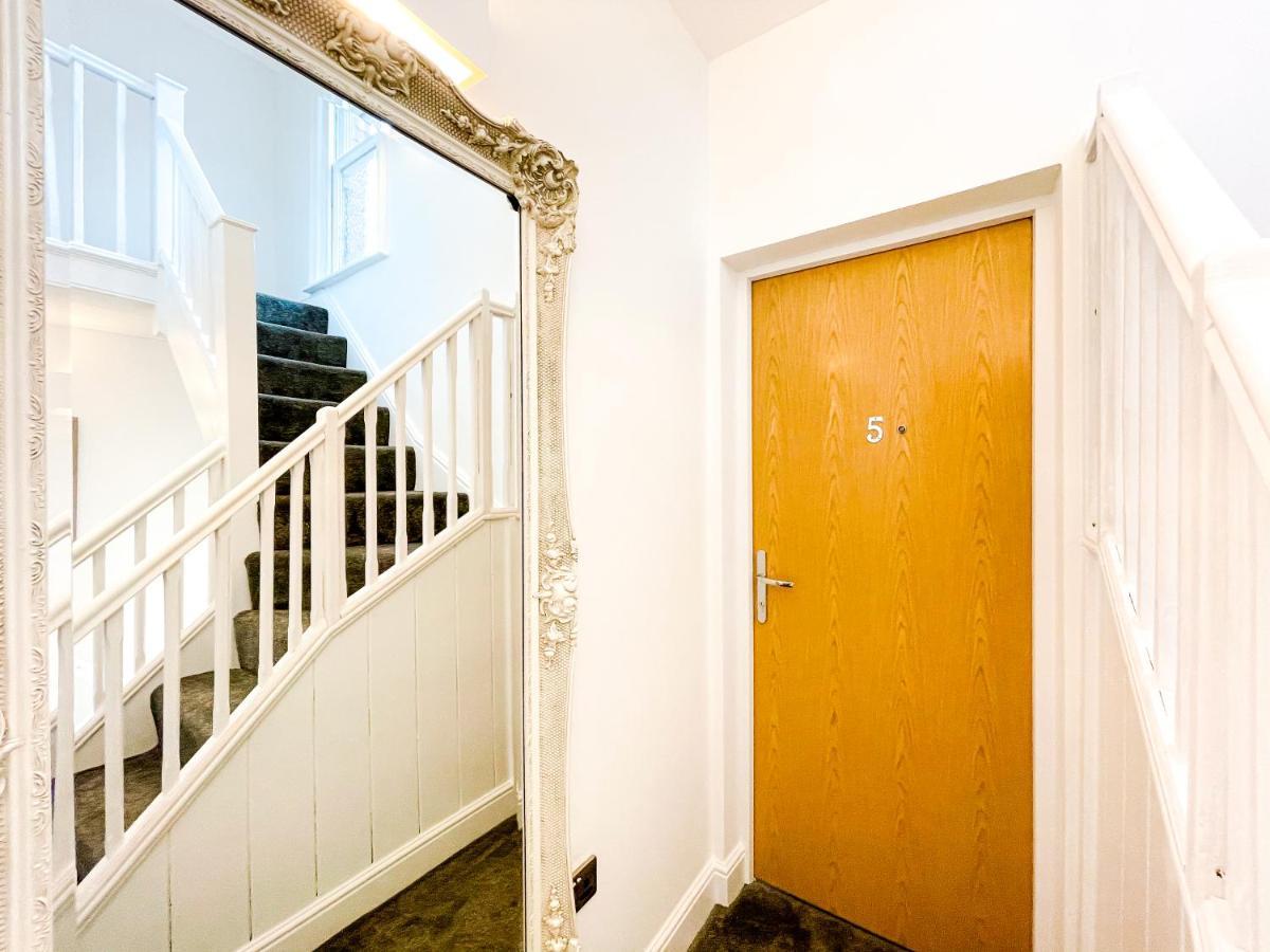 46 Ashfield Rd, Altrincham Hotel ภายนอก รูปภาพ